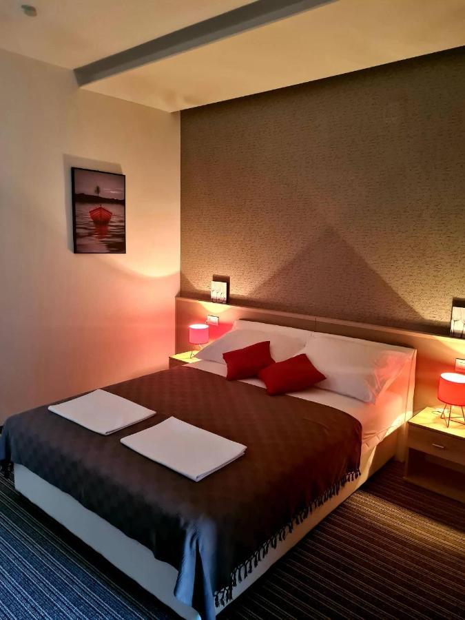 Bonitos, Sobe-Rooms Slavonski Brod Exteriér fotografie