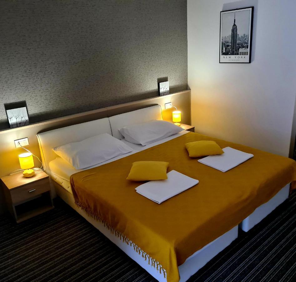 Bonitos, Sobe-Rooms Slavonski Brod Exteriér fotografie